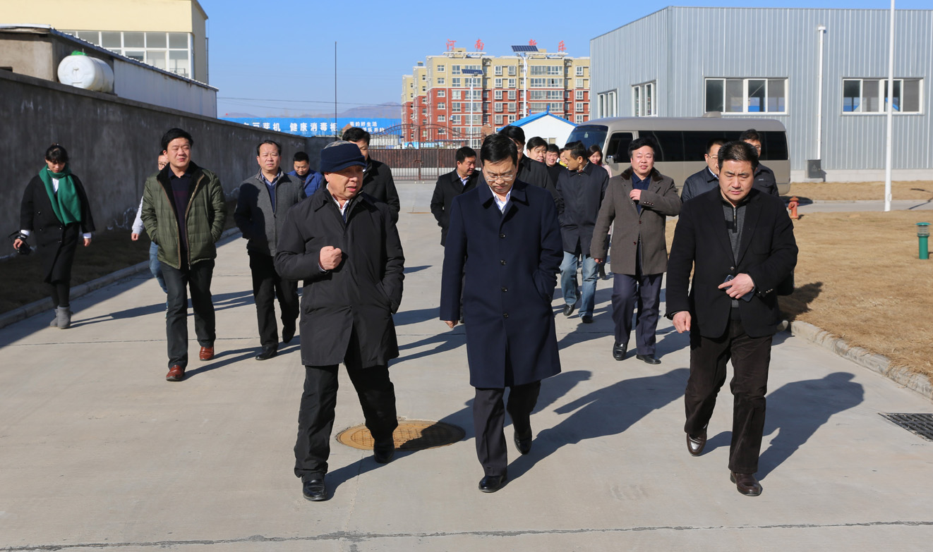 1622192183844682.jpg 网站内页 以汝州市市委书记高建军为首的调研工作组对四知堂工业园进行实地考察.jpg
